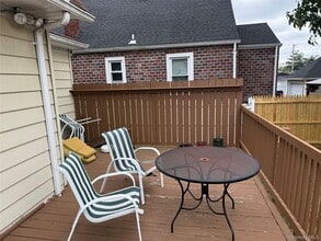 252 Maple Ave in Uniondale, NY - Foto de edificio - Building Photo