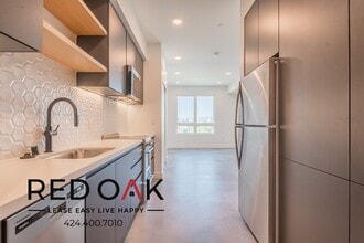 3450 W 43rd St in Los Angeles, CA - Building Photo - Building Photo