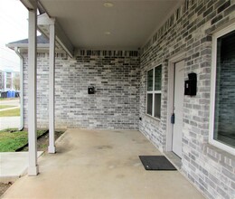 3249 Dixie Dr in Houston, TX - Building Photo - Building Photo