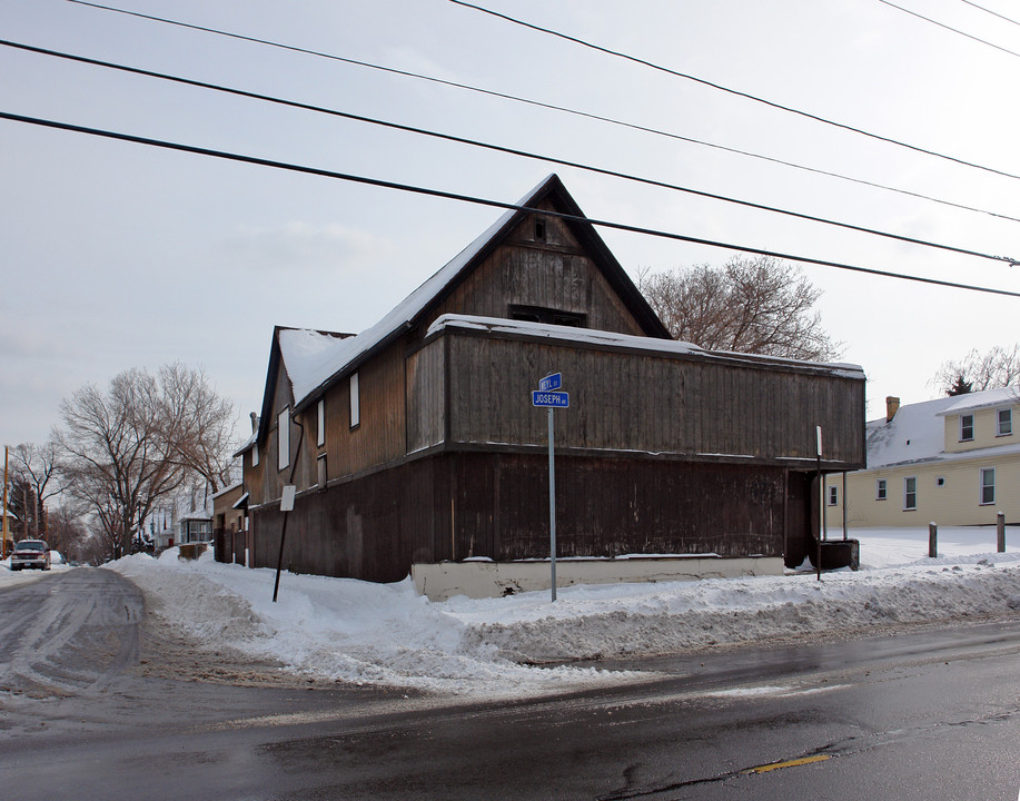 976 Joseph Ave in Rochester, NY - Building Photo