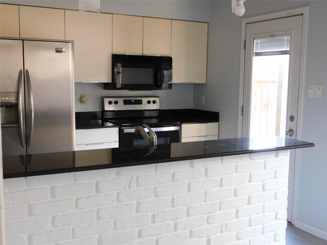 414 1st St in Galveston, TX - Building Photo - Building Photo