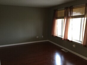 1498 Avalon Dr in Medford, OR - Building Photo - Building Photo
