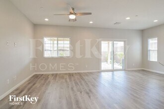 305 Cadence Vista Dr in Henderson, NV - Building Photo - Building Photo