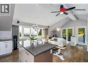 420B TEMPE CRESCENT in North Vancouver, BC - Building Photo - Building Photo