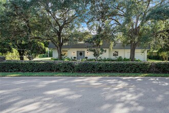 730 Davis Rd in Coral Gables, FL - Building Photo - Building Photo