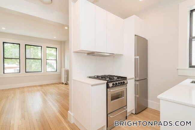 12 Elko St, Unit 4 in Boston, MA - Building Photo - Building Photo