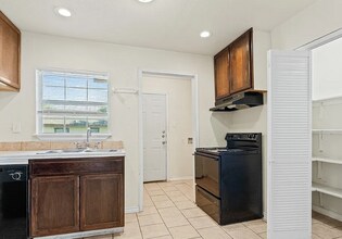 1710 Cole St in Killeen, TX - Foto de edificio - Building Photo