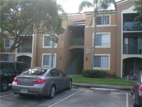 2041 Renaissance Blvd in Hollywood, FL - Building Photo - Building Photo