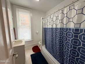 17 Greene St, Unit DOWN in Amsterdam, NY - Building Photo - Building Photo