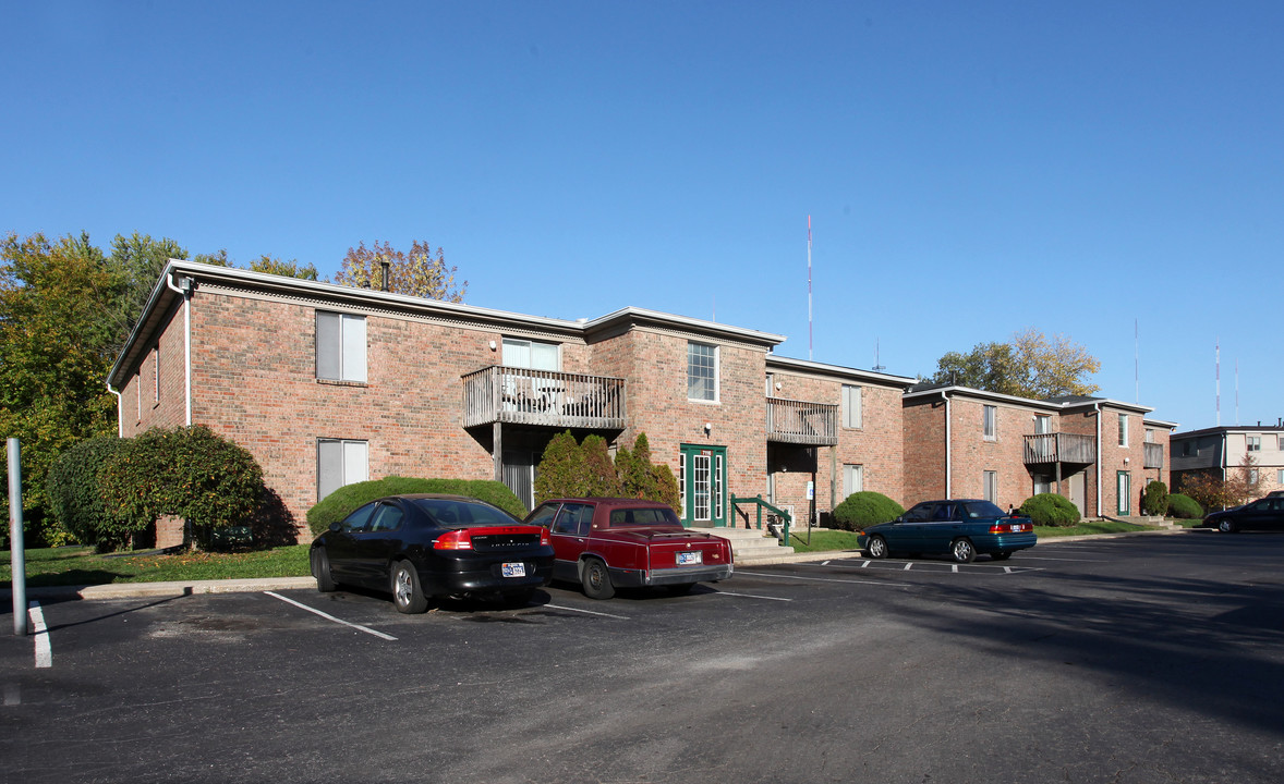 Flats at Meridian Hills in Indianapolis, IN - Foto de edificio