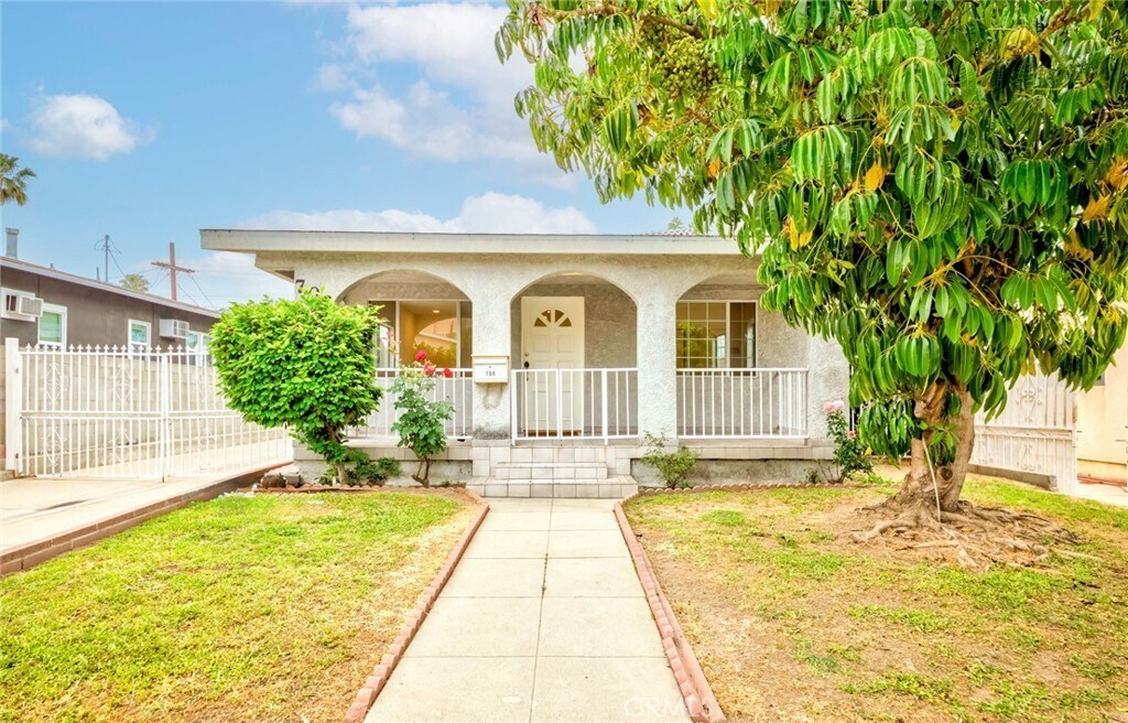 708 W California Ave in Glendale, CA - Foto de edificio