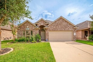 2431 Garden Falls Dr in Conroe, TX - Building Photo