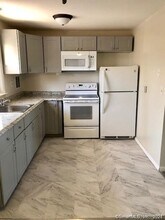 468 Woodbridge St in Manchester, CT - Building Photo - Building Photo