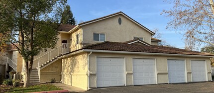 Vista Del Sol Apartments in Madera, CA - Building Photo - Building Photo