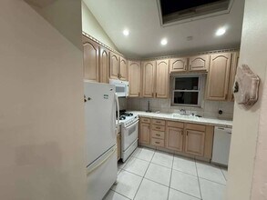 67-06 171st St in Queens, NY - Foto de edificio - Building Photo