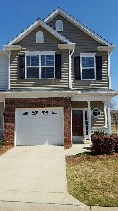 48 Bay Springs Dr in Simpsonville, SC - Foto de edificio