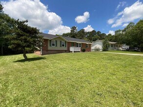 8919 Yarmouth Dr in Jonesboro, GA - Foto de edificio - Building Photo
