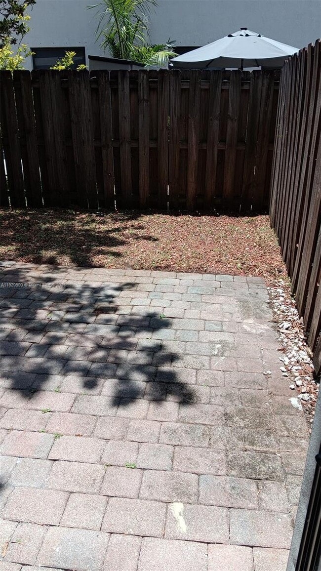 8904 W 35th Ln in Hialeah, FL - Building Photo - Building Photo