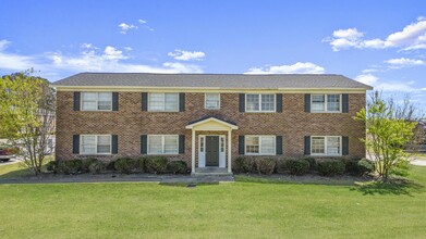 Interstate Residences in Dillon, SC - Foto de edificio - Building Photo