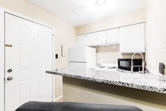 1712 Baird Farm Cir in Arlington, TX - Building Photo - Building Photo