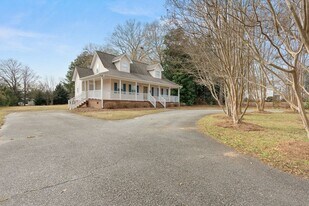22 Gosnell Ave in Inman, SC - Building Photo