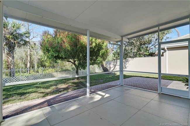7428 SE Waxberry Cir in Hobe Sound, FL - Building Photo - Building Photo
