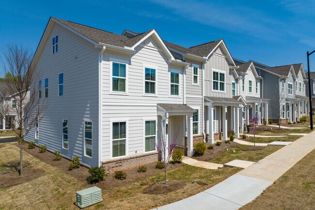 Residences on Hunter Trail in Acworth, GA - Foto de edificio - Building Photo