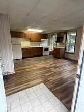 420 Moore St, Unit 2nd Floor in Huntingdon, PA - Foto de edificio - Building Photo