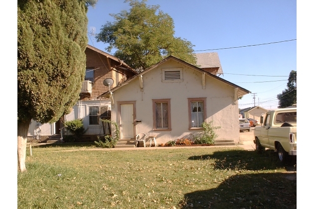 117 N Yolo St in Willows, CA - Building Photo