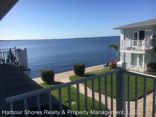 3328 N Key Dr-Unit -Unit 7 in North Fort Myers, FL - Foto de edificio - Building Photo