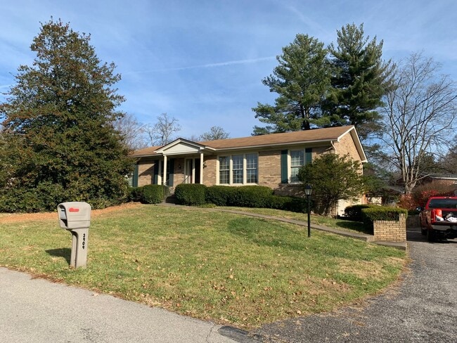 3909 San Marcos Rd in Jeffersontown, KY - Building Photo - Building Photo