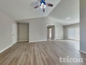 814 Topsail Dr in Browns Summit, NC - Building Photo - Building Photo