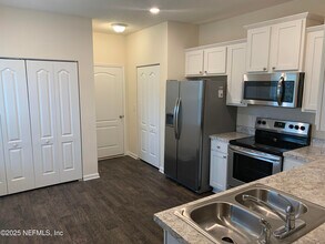 8064 Echo Springs Rd in Jacksonville, FL - Building Photo - Building Photo