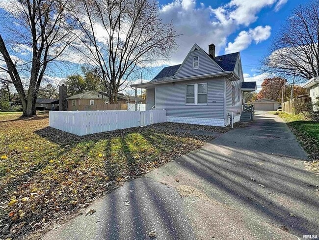 2350 38th St in Rock Island, IL - Building Photo - Building Photo