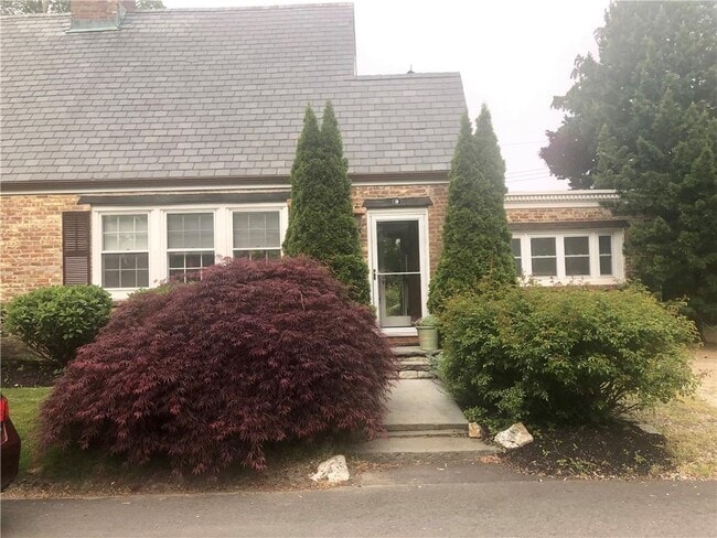 9 Red Cross Terrace in Newport, RI - Building Photo - Building Photo