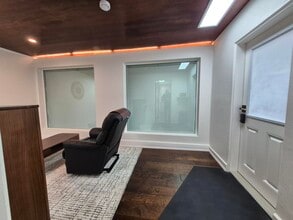 2845 Acacia Dr in Victoria, BC - Building Photo - Building Photo