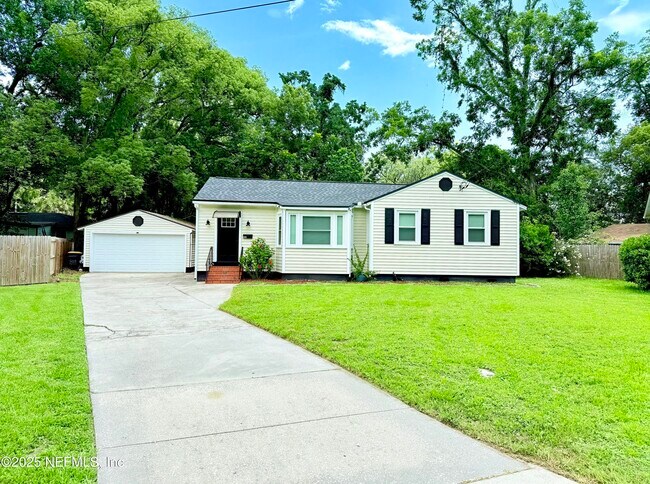 property at 1319 Azalea Dr