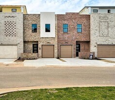 573 S Fretz Ave, Unit 19144 in Edmond, OK - Building Photo