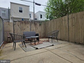 2326 E Thompson St in Philadelphia, PA - Building Photo - Building Photo