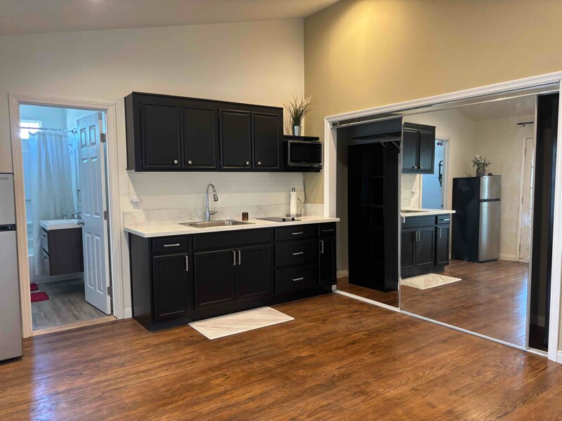 4223 Los Coyotes Diagonal in Lakewood, CA - Building Photo
