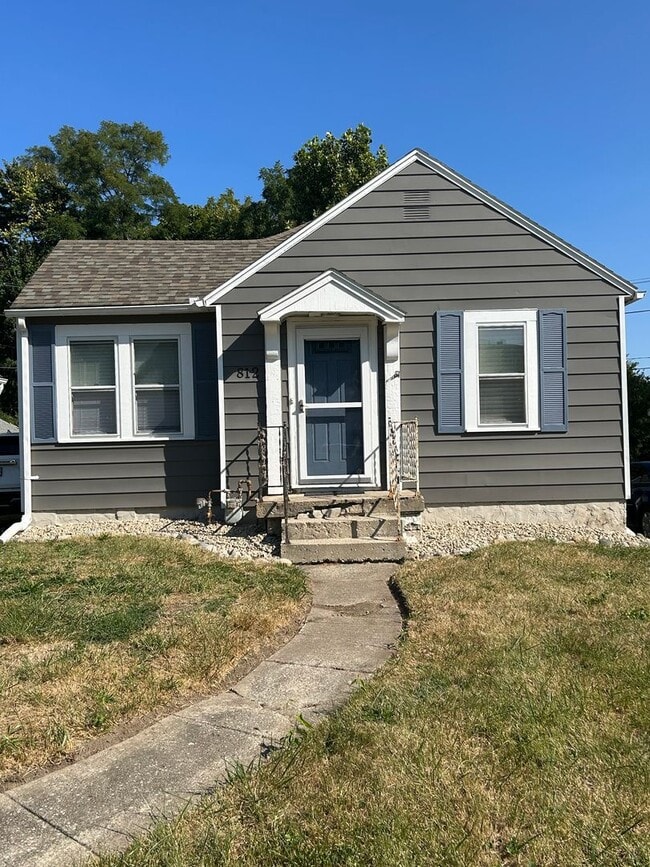 property at 812 W Wills St