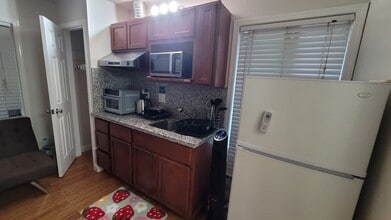 1779 Corby Ave in Santa Rosa, CA - Building Photo - Building Photo