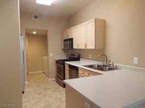 9623 Gunsmith Dr in Las Vegas, NV - Building Photo - Building Photo