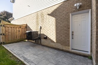 71 Solmar Av in Whitby, ON - Building Photo - Building Photo