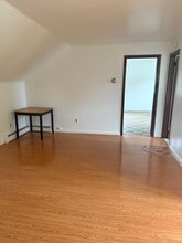 76 5th Ave in Westbury, NY - Building Photo - Building Photo