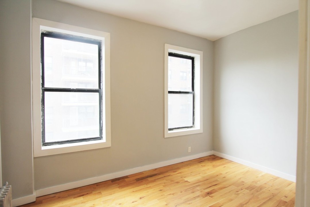 519 W 151st St in New York, NY - Building Photo