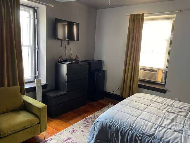 5025 Chester Ave in Philadelphia, PA - Building Photo - Building Photo