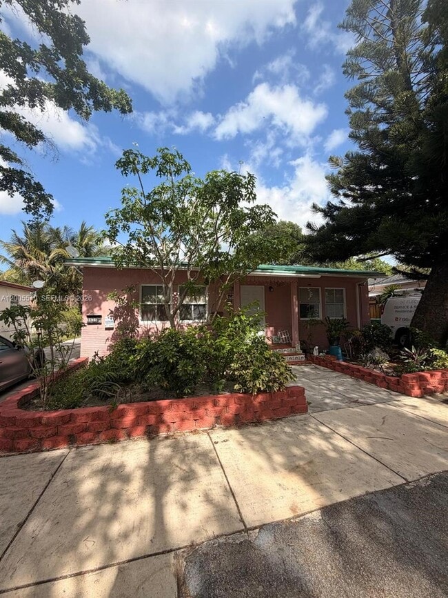 property at 2835 SW 37th Ct