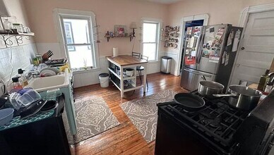 37 Josephine Ave, Unit 2 in Somerville, MA - Building Photo - Building Photo