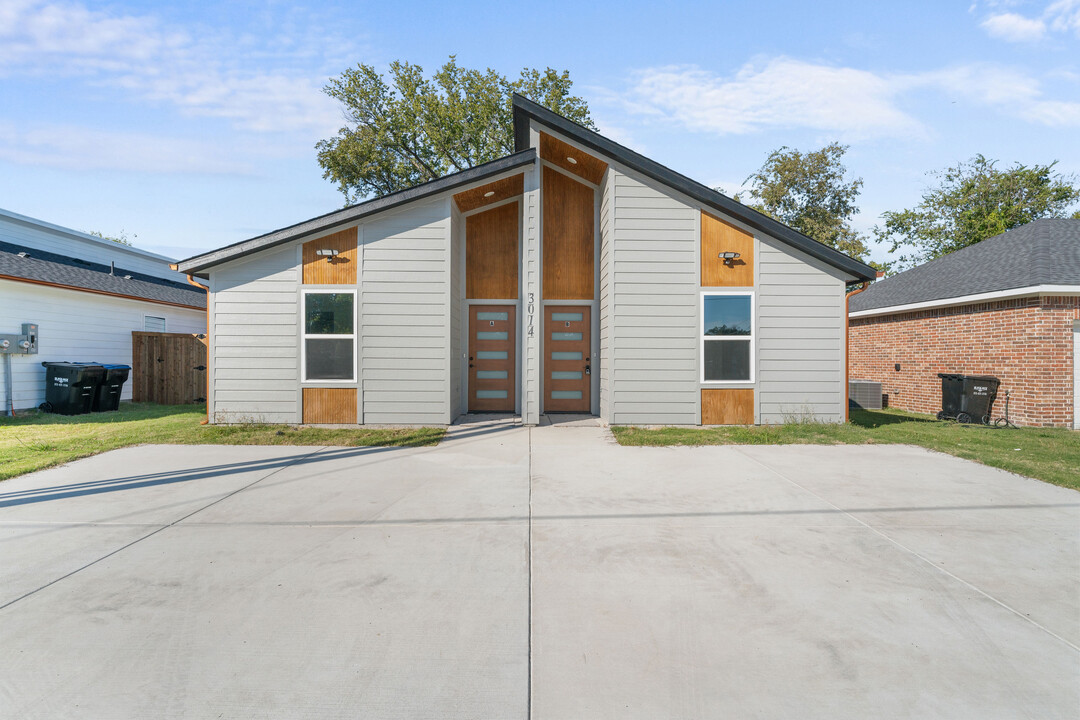 3014 Henry St in Greenville, TX - Foto de edificio